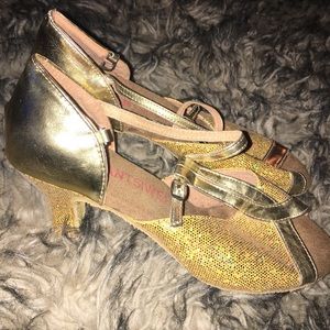 Gold open toe short heel pumps